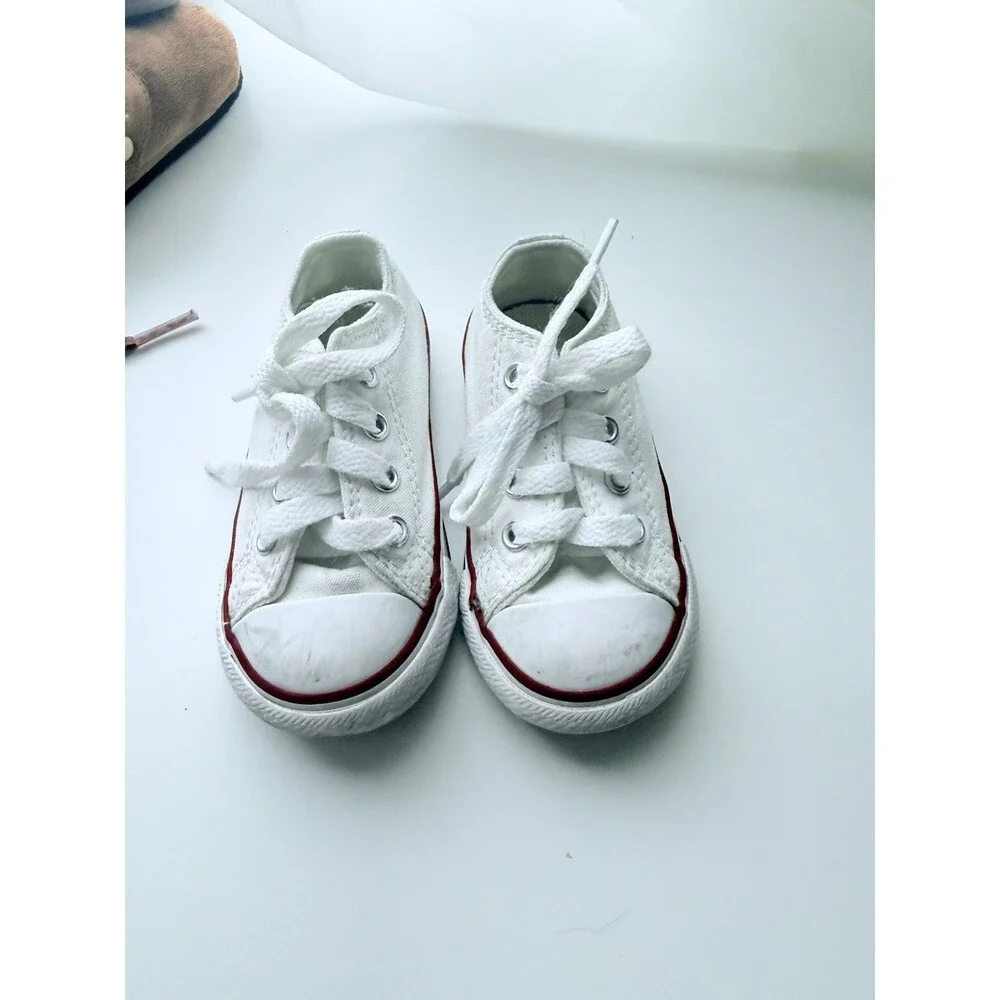 Toddler White Converse Chuck Taylor Sneakers Red Trim – Well Worn- Sz 5